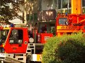 Einsatz BF Koeln Hoehenretter Koeln Stammheim Georg Beyerstr P070